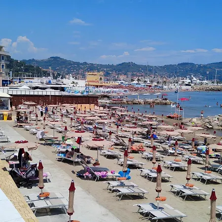 Apartment Incantevole Sul Mare - Borgo Marina